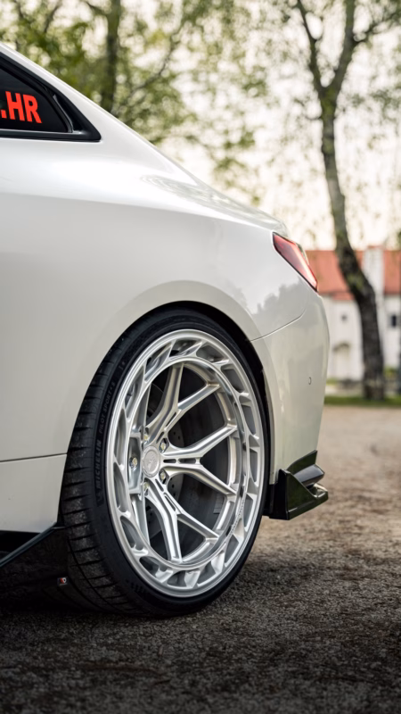 vsr8_SATIN SILVER auf BMW M2